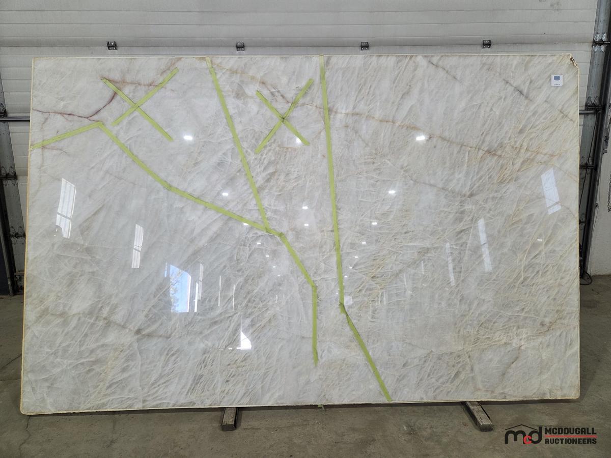 Crystalo (1) Quartzite 3cm (Slab with fissures)